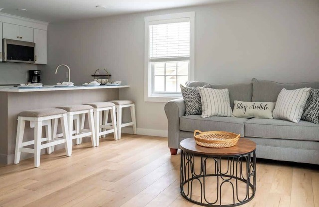 Cobblestone Suite by STAY Newport