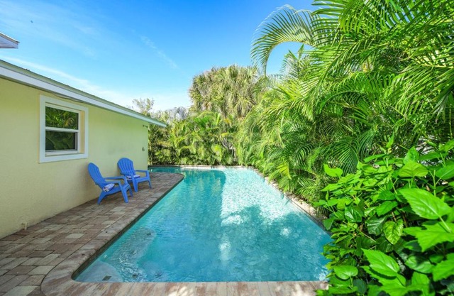 Coconut Cottage #4 by AMI Locals