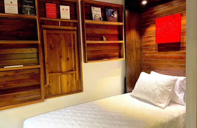 Coconut Grove Cozy Tiny House 🌿 Hammock Outdoor Shower Walk to Grove Cafes