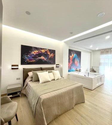 COLOMBO SUITE