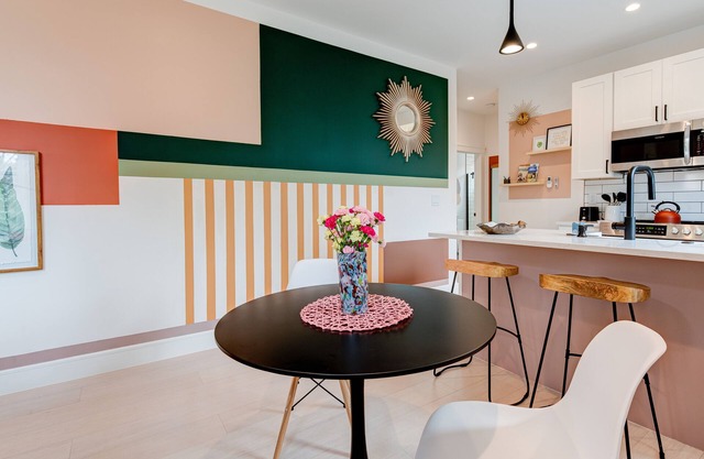 Colorful modern suite near Blue Ridge Parkway and Biltmore