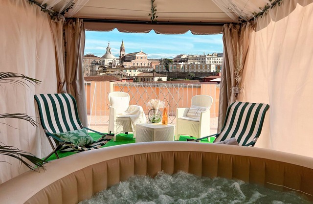 Colosseum ★ - Rooftop with HOT jacuzzi and Skyline of Rome
