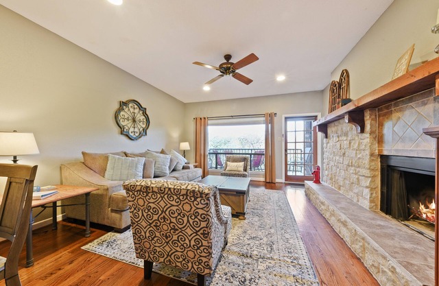 Comal River Getaway at the Froh Haus C206