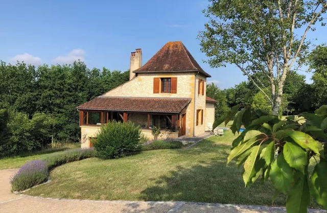 Come and discover our peaceful home that embodies the charm of the countryside.