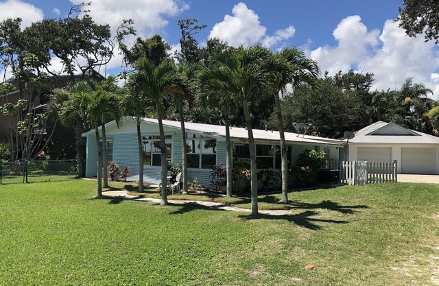 Come and Stay On the Indian River and Watch the Dolphins from the Front Door!