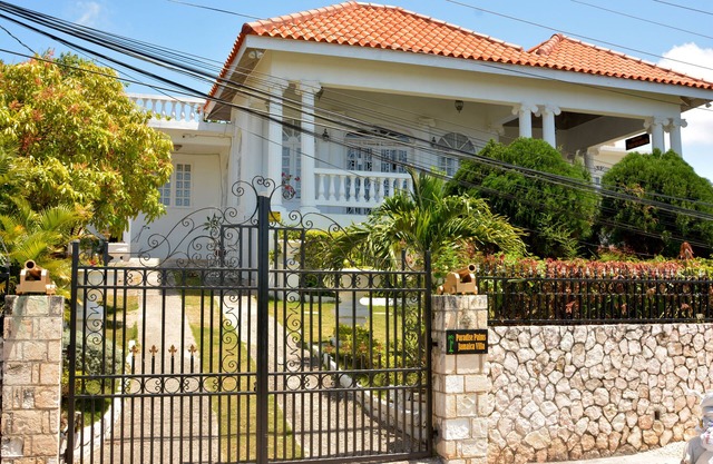 Come relax and unwind and enjoy a piece of Paradise in montego Bay Jamaica