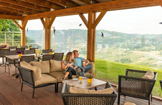 Comfort 4-person bungalow in the holiday park Landal Mont Royal