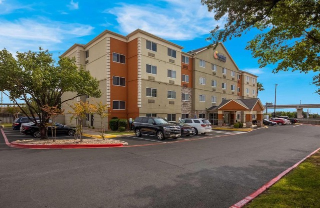 Comfort Inn & Suites Austin North Loop