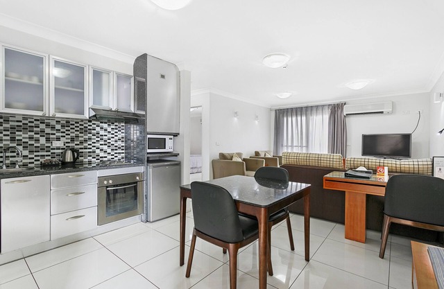 Comfort Inn & Suites Burwood