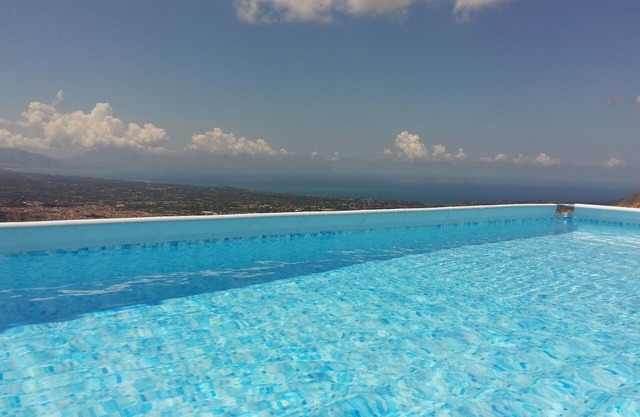 Comfortable And Calm Apartm. 65 Sq. M. With Terrace 30 Sq. M., Pool And Sea View