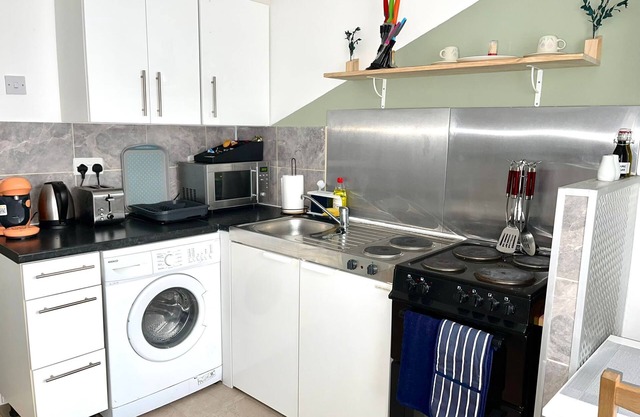 Comfortable and convenient 1-Bed Apart in Romford