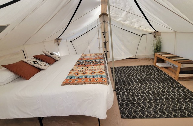 Comfortable Glamping Tent close to Canyonlands!