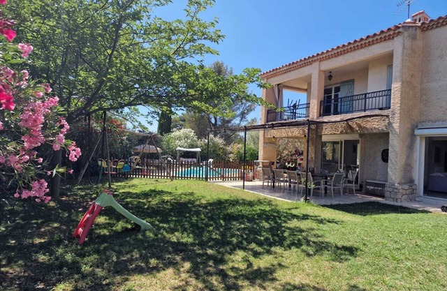 Comfortable house with swimming pool