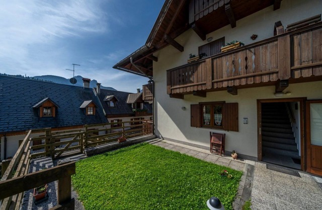Comfortable two-storey apartment for 5 people, located in Tarvisio. The accommodation is equipped with every comfort, including a balcony and a garden.*Availability of a carport reserved for guests*Tarvisio is the strategic point if you want to visit Aus