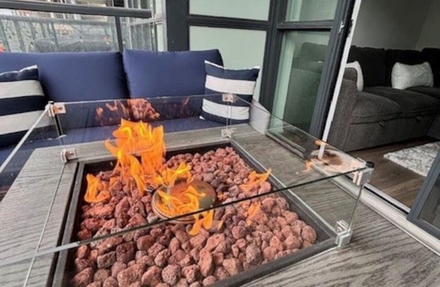 Comfy 1BR Condo w/Balcony, BBQ, Pool & Parking