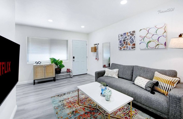 Comfy 1BR Home + Parking + Near DTLA #TravelSGV