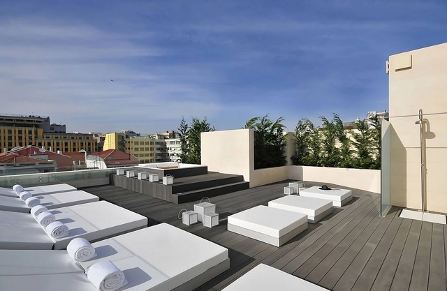 Comfy and Modern Unit w/Full Kitchen at Altis Prime! Onsite Jacuzzi, Sundeck!