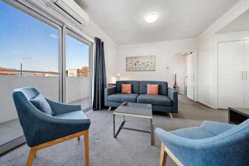 Comfy Lakeside 1-Bed with Secure Parking