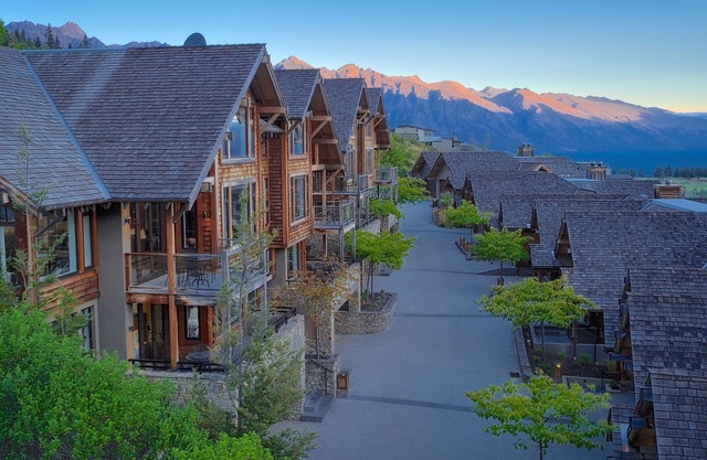 Commonage Villas by Staysouth
