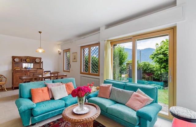 Como Lake Cosy Flat with Garden and Parking