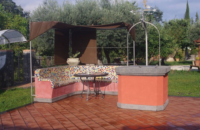 Completely renovated ancient millstone with private pool with Jacuzzi.