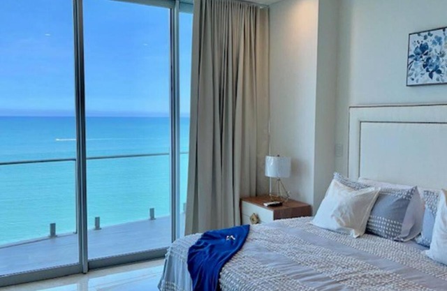 CONDO DE LUJO EN PLAYA ZONA DORADA CAMINO AL MAR