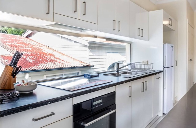 Contemporary 2BR Escape Upper Level Sanctuary