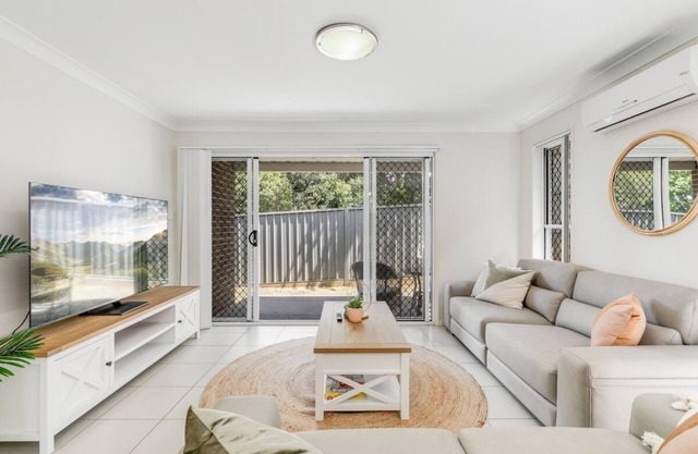 Contemporary Chic on CBD Fringe!