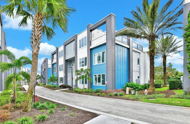 Contemporary Condo with Pool Table near Disney with Resort & Waterpark Access -.
