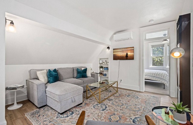 Contemporary Craftsman Steps to Old Town