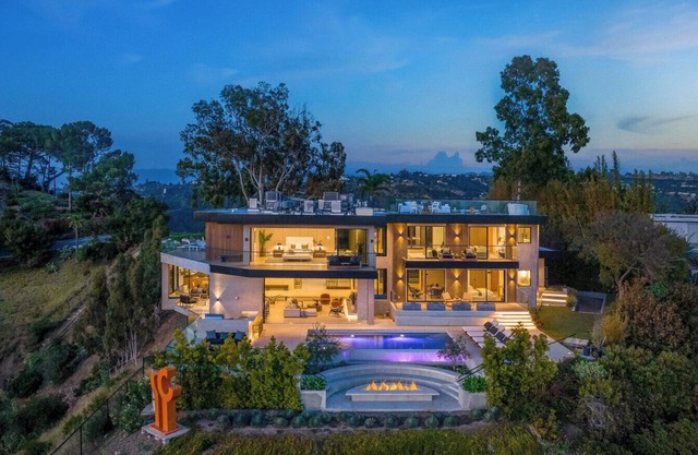 Contemporary Modern House with 6 Beds 9 Baths, 10,556 Sq.ftn