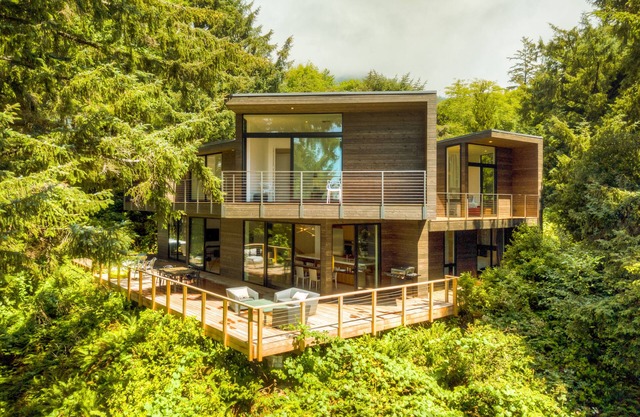 Contemporary Ocean View Home - one of VRBO's 2023 Vacation Homes of the Year!