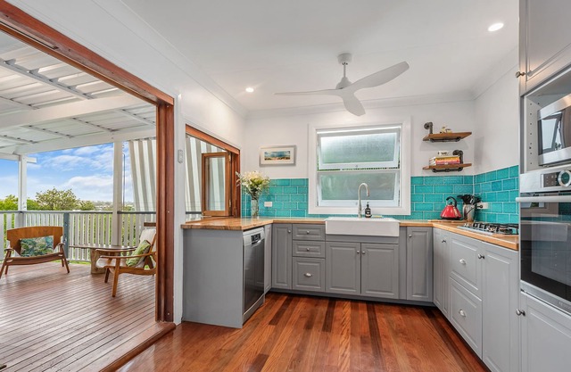 Contemporary Vintage ~ 3Bed/3Bath/2Car/ Pool+Views