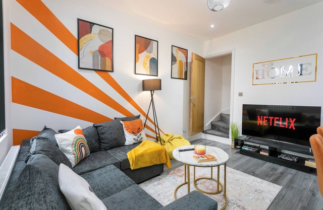 *ContractorsDiscounts/Business/FreeParking/WiFi*