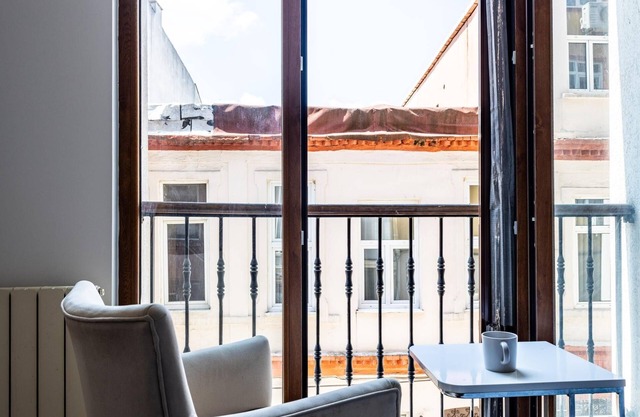 Convenient Flat 10 min to Taksim and City’s Mall