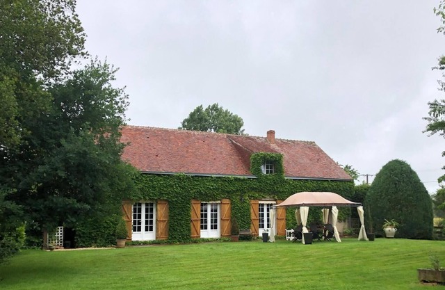 Converted barn, deep in the countryside - easy access to many places of interest