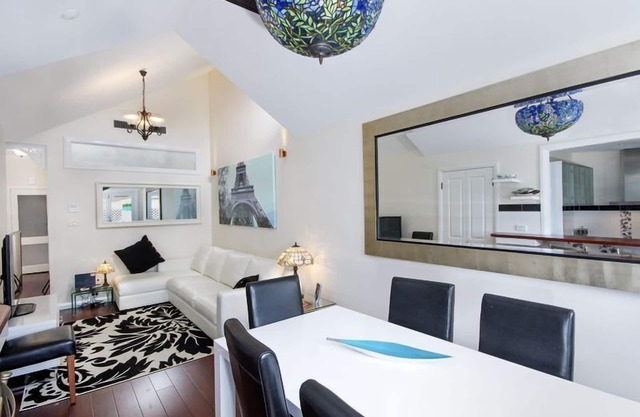Cooks Hill Chalets - Petite Chalet