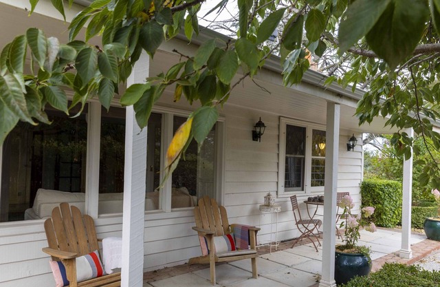 COOKS HOUSE - 4 BEDROOM WEATHERBOARD IN LAURISTON