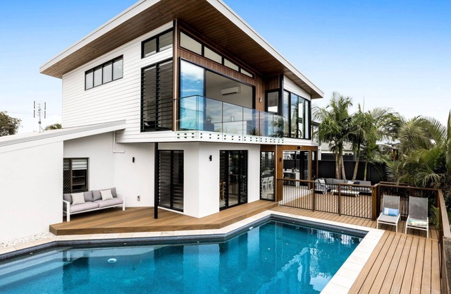 Coorumbong 16 - 5 bedrooms