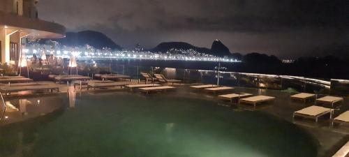 COPACABANA,LEME,AV ATLÂNTICA, FRENTE PARA O MAR!