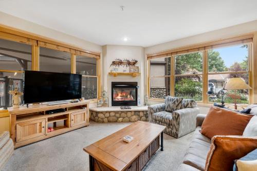 Corral 106S by Great Western Lodging