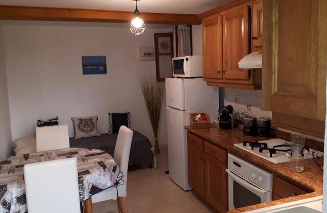 Corse village Calcatoggio location pour 2 pers avec terrasse 5 kms des Plages