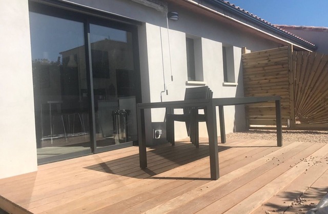 CORSICA: T3 NEUF, dream setting, terrace, sublime view, 5 minutes from the sea