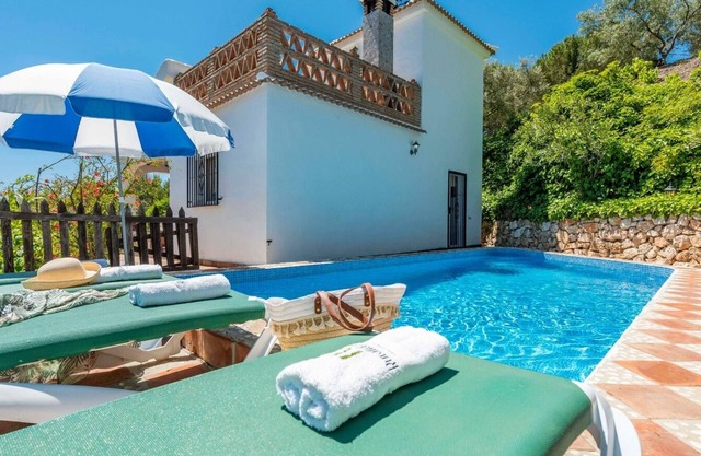 Cortijo la Joya Cómpeta by Ruralidays