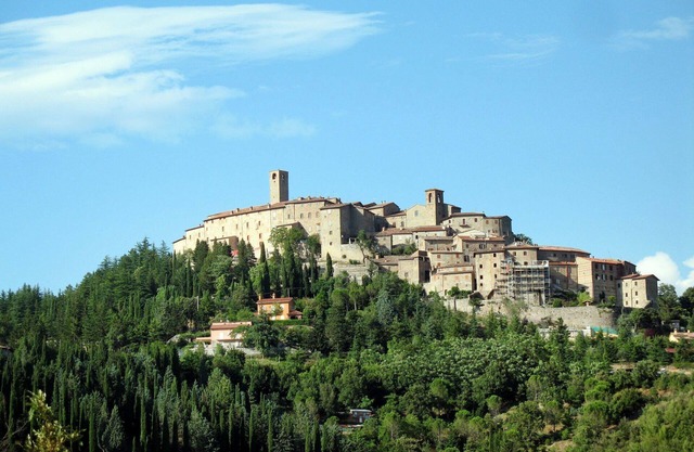 Cosy apartment in villa for 4 people with WIFI, pool, pets allowed and parking