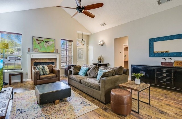 Cosy and Open with Loft on Greenbelt
