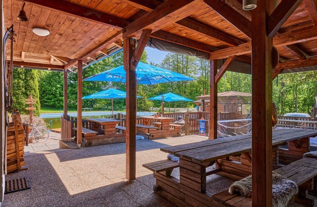 Cosy apartment for 2 guests with pool, A/C, WIFI, TV, patio, pets allowed and parking