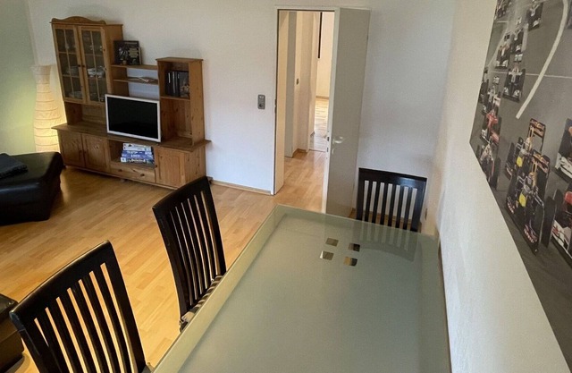 Cosy apartment for 5 guests with WIFI, TV, pets allowed and parking