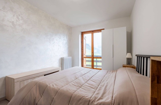 Cosy apartment for 6 guests with WIFI, TV, balcony and pets allowed