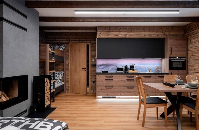 Cosy apartment for 4 guests with WIFI, TV, terrace and parking